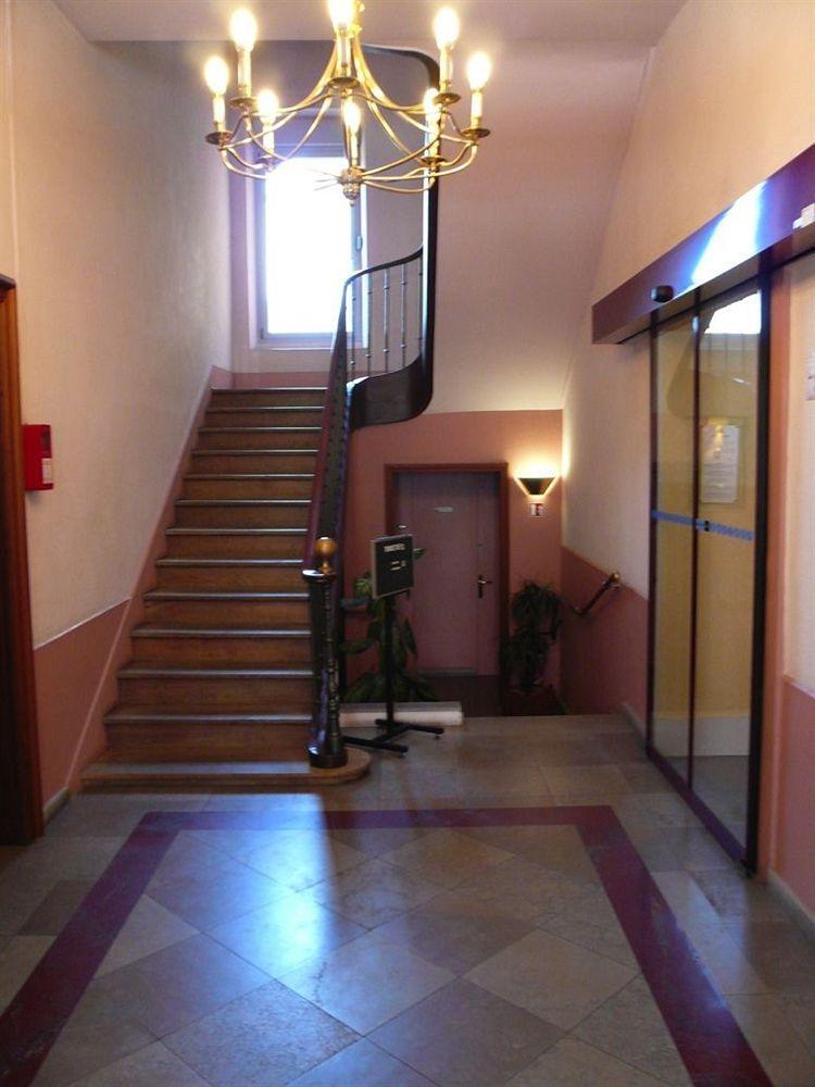 Hotel Terminus - Pizzeria Pizz'A Gogo - Salle De Sport - Face A La Gare Lons-le-Saunier Luaran gambar