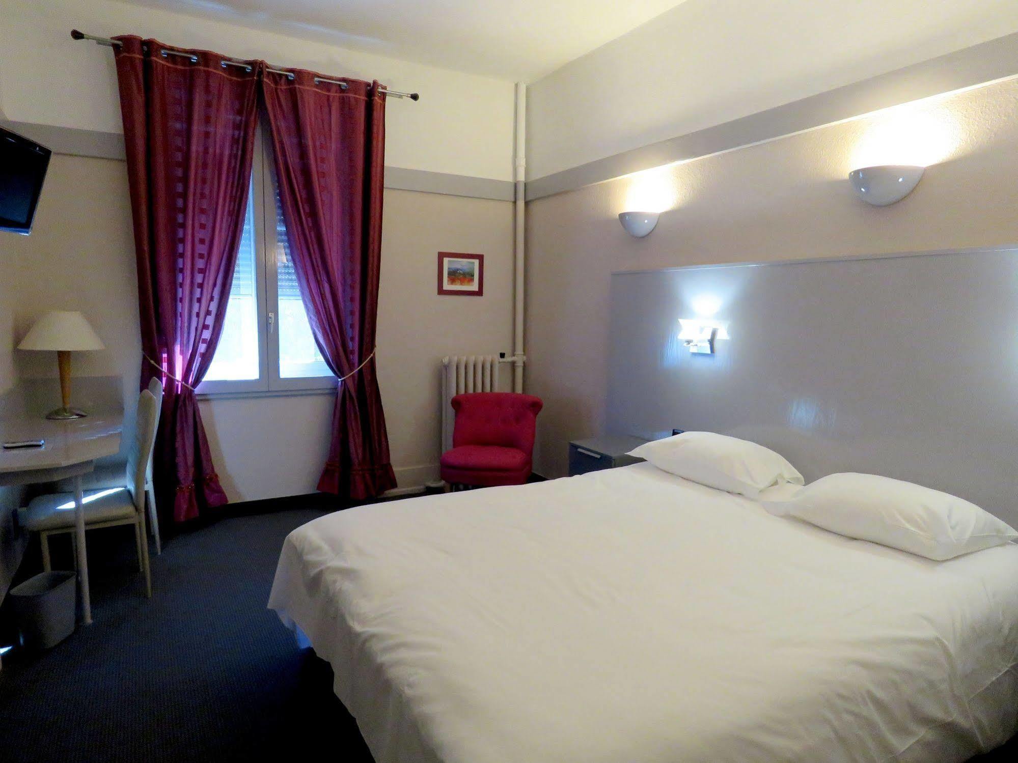 Hotel Terminus - Pizzeria Pizz'A Gogo - Salle De Sport - Face A La Gare Lons-le-Saunier Luaran gambar